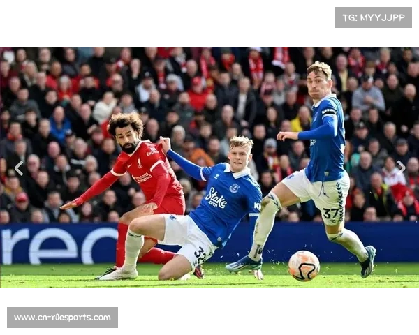 范迪克与勒温的对决，中锋与后卫的博弈